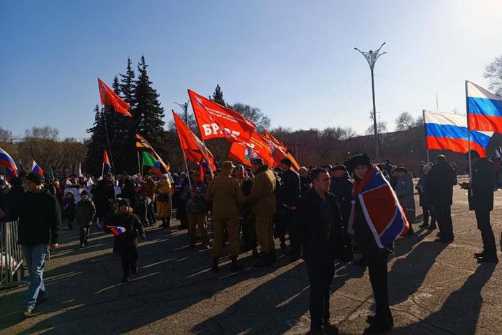 В Хакасии стартовал митинг-концерт в поддержку президента и армии  