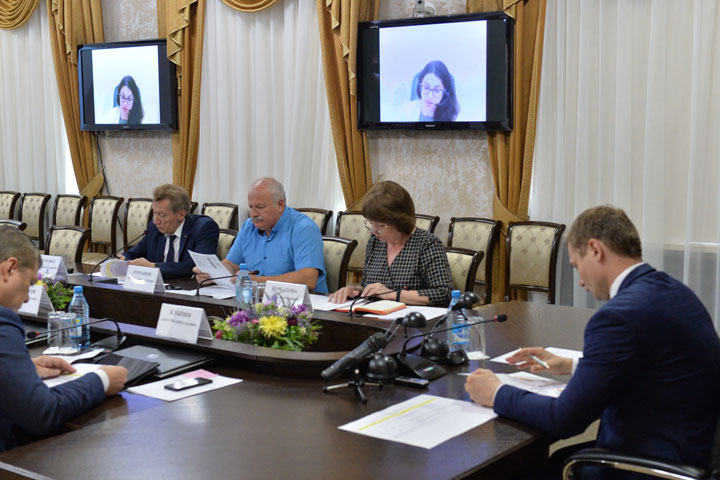 Коронавирусные ограничения в Хакасии не отменены. Они лишь приостановлены