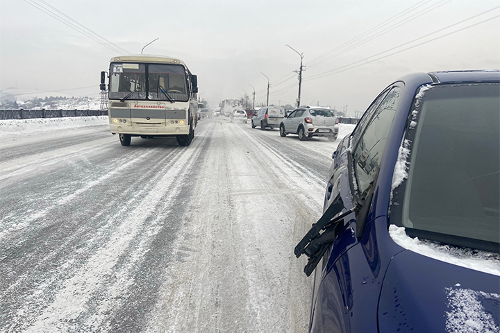 ДТП с 4 легковыми авто и пассажирским автобусом в Абакане - ФОТО и подробности