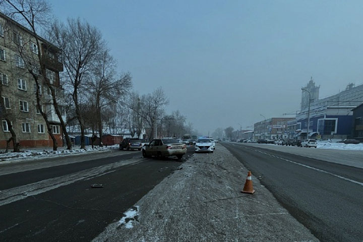 Водители пострадали при столкновении иномарок в Абакане