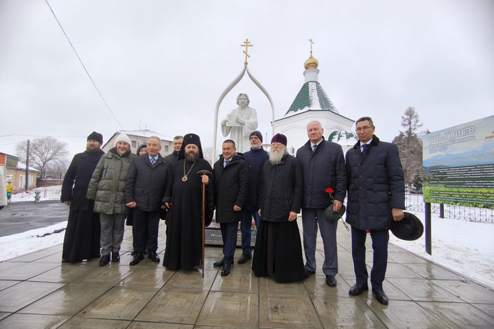 «Дань уважения перед личностью исторического масштаба» - в Таштыпе открыли памятник Штыгашеву