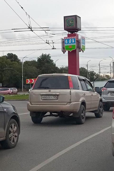 Шальной маневр «Хонды» в Абакане попал на камеру видеорегистратора