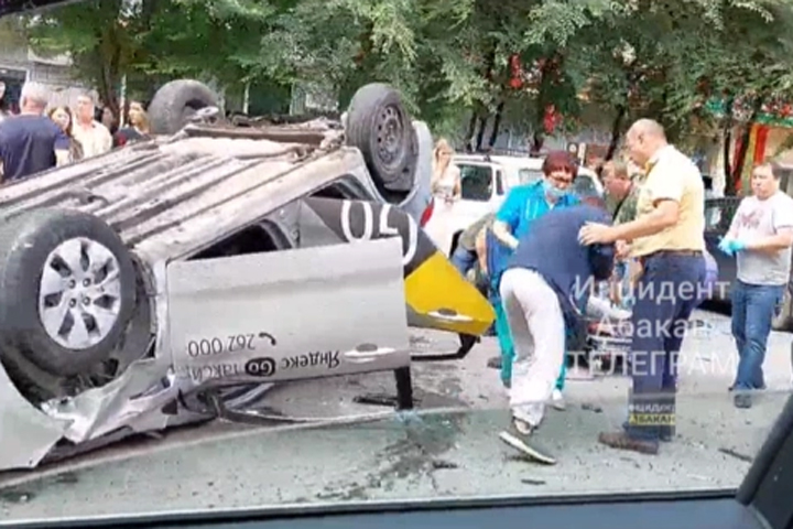 Железное месиво: в столице Хакасии серьезное ДТП