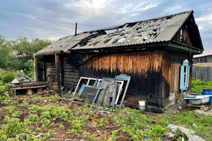 В Таштыпе захотевшая потанцевать хозяйка сожгла дом и гостя