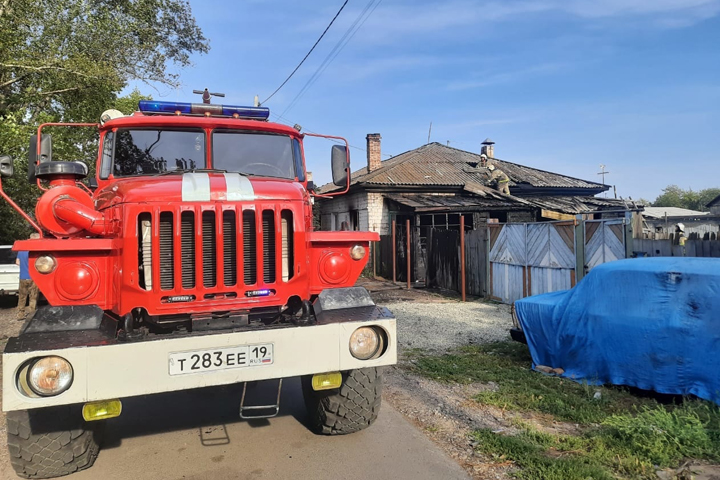 В Саяногорске в котельной горел электронагреватель 