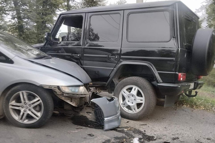 В Абакане по Пушкина столкнулись автомобили 