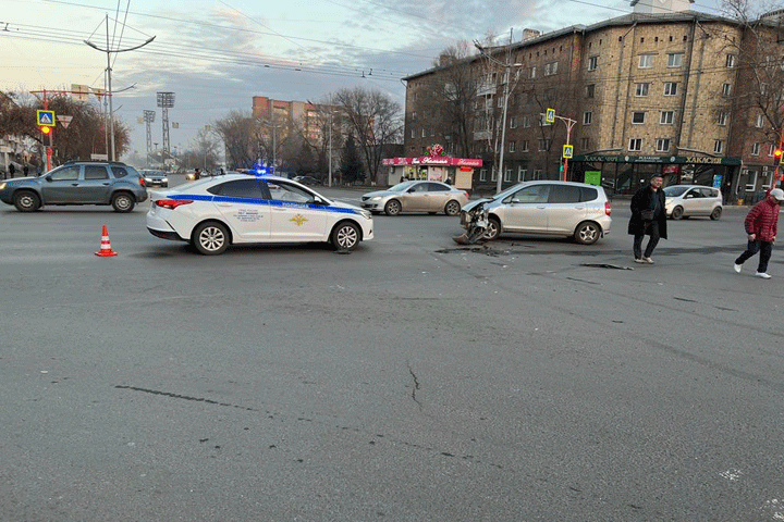 На перекрестке Кирова - Щетинкина произошла авария