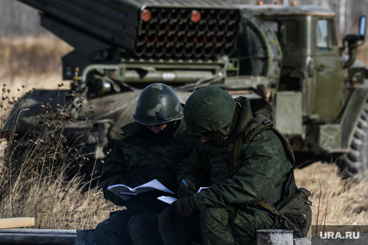 Российские войска занимают оборону на левом берегу Днепра. Видео