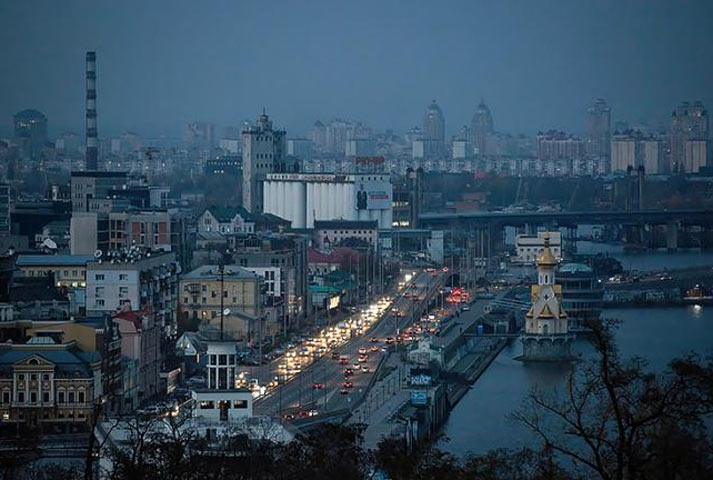 Зеленский смылся в бункер: Бандеровцы берутся за вилы, вимагають світло