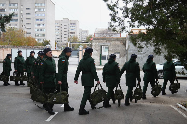 Военком Фотин: срок службы по призыву хотят увеличить до двух лет уже в 2023 году