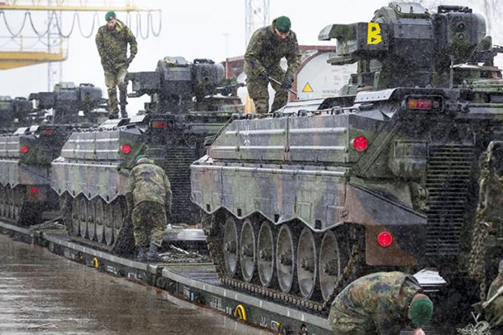 Старенький Marder и хилый Bradley едут в подарок Залужному