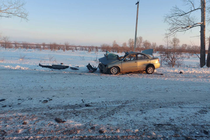 Подробности смертельной аварии на 35-м километре: водитель Nissan Almera залетел под большегруз