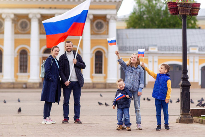 Быть семьёй научат в школе: Выход из демографического кризиса найден