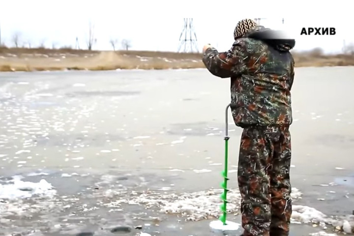 На льду в Хакасии лучше не геройствовать