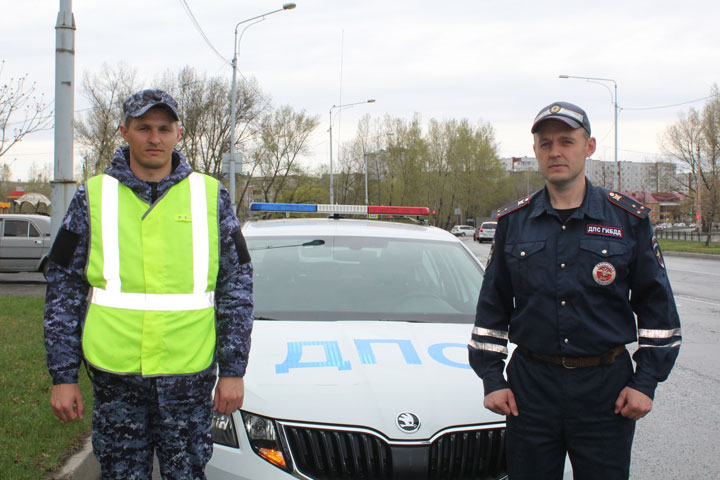 В Абакане водителю грузовика стало плохо за рулем 