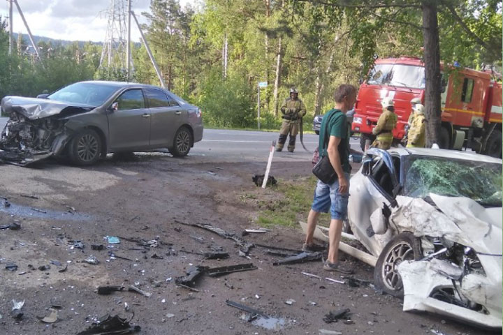 На трассе в ДТП пострадали три человека