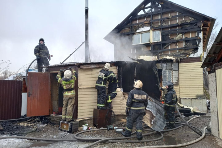 В Бельтирском горел дом многодетной семьи 