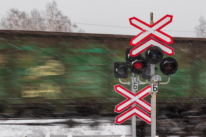 В поселке Шира ограничат движение автотранспорта через ж.д. переезд 