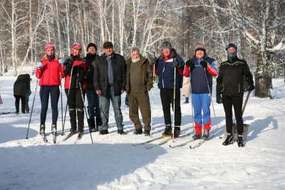 Лыжники