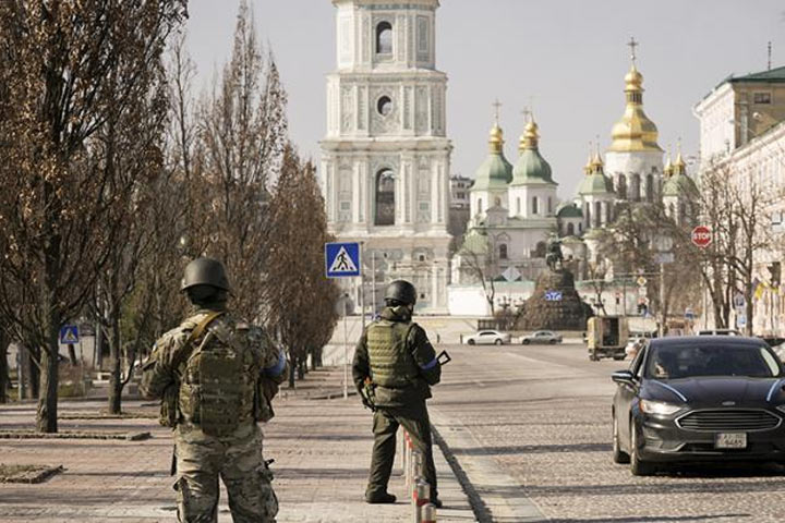 Владимир Олейник о госперевороте в Киеве: «Военные заставят Раду проголосовать за новое правительство и отдать всю власть канцлеру»