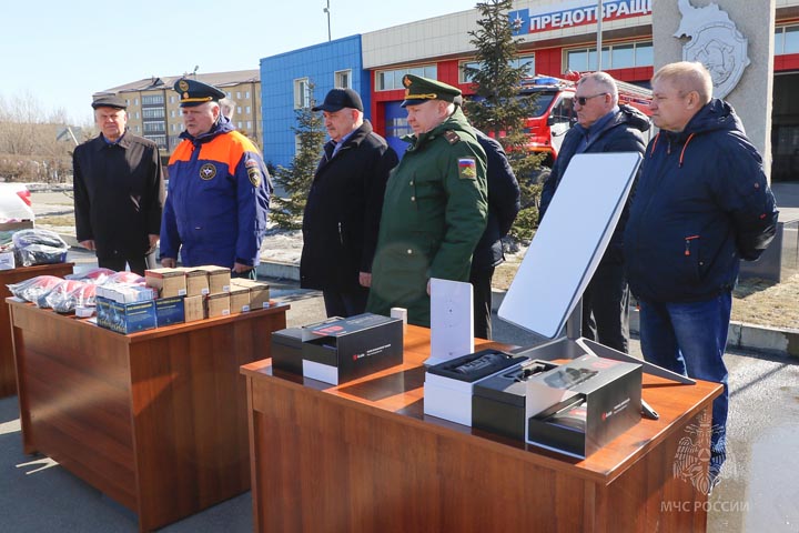 Совет ветеранов МЧС организовал сбор гуманитарной помощи для нужд СВО