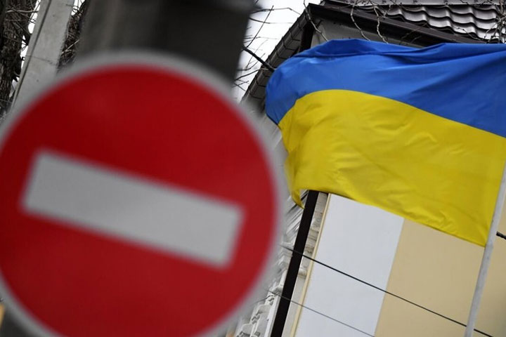 Выделенные Украине деньги разворовали на виллы за границей