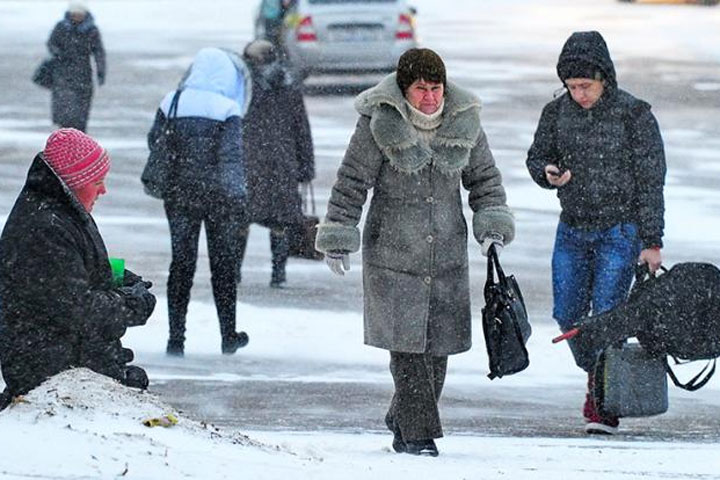 На российском ТВ одна Украина, а люди в хибарах живут