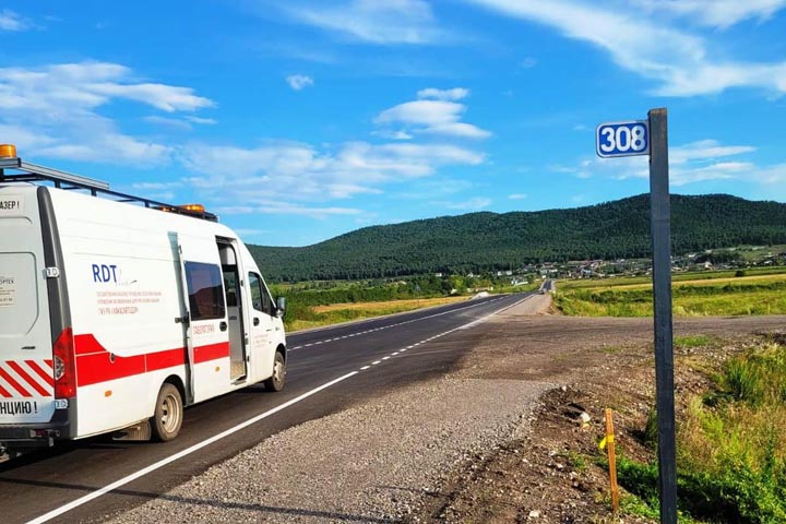 С грехом пополам в Хакасии сдали 4-километровый участок автодороги