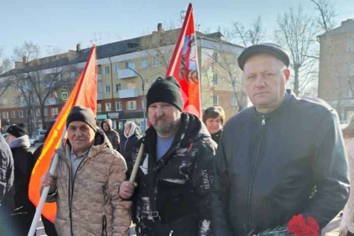 В Черногорске почтили память воинов, погибших при исполнении служебного долга