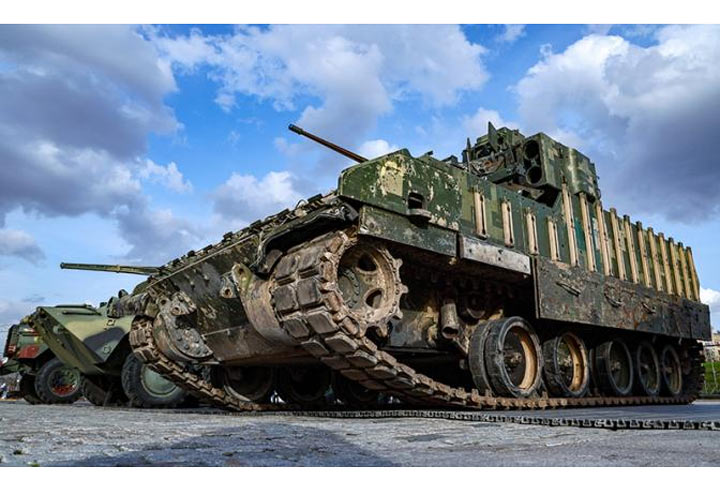 Forbes: Российская армия будет брать Покровск на трофейных Bradley