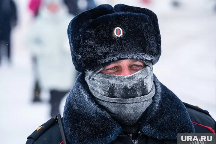 «Мам, я шапку надел»: силовики креативно поздравили своих мам. Видео