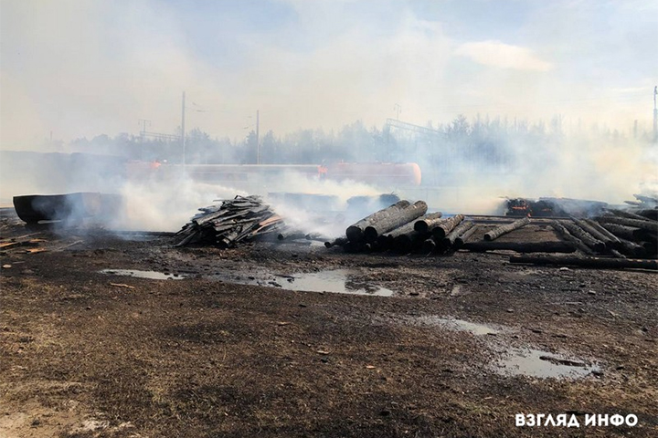 Под Минусинском сгорела пилорама