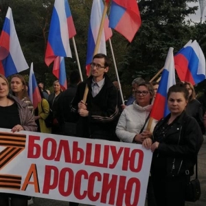 Жители Хакасии собрались на митинг в поддержку референдумов