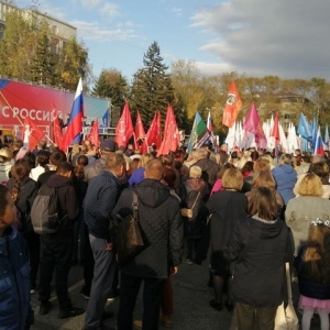 Жители Хакасии собрались на митинг в поддержку референдумов