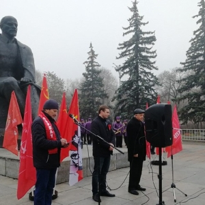 В Хакасии состоялся митинг в преддверии 105-й годовщины Великого Октября